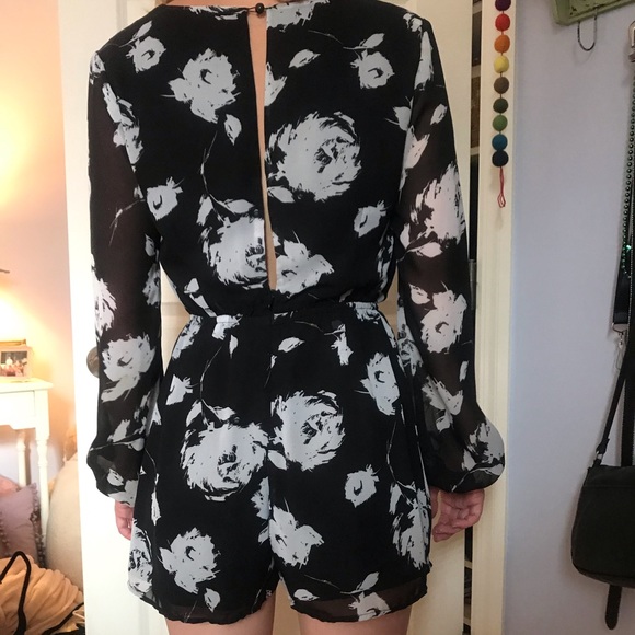 Classy rhomper - Picture 2 of 2